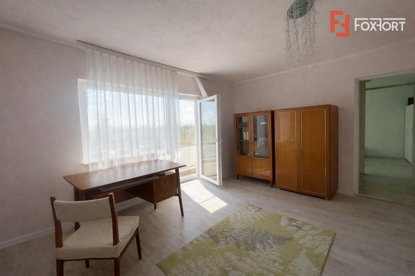 Apartament 3 camere, Micalaca, etaj 2 cu vedere spre malul Muresului