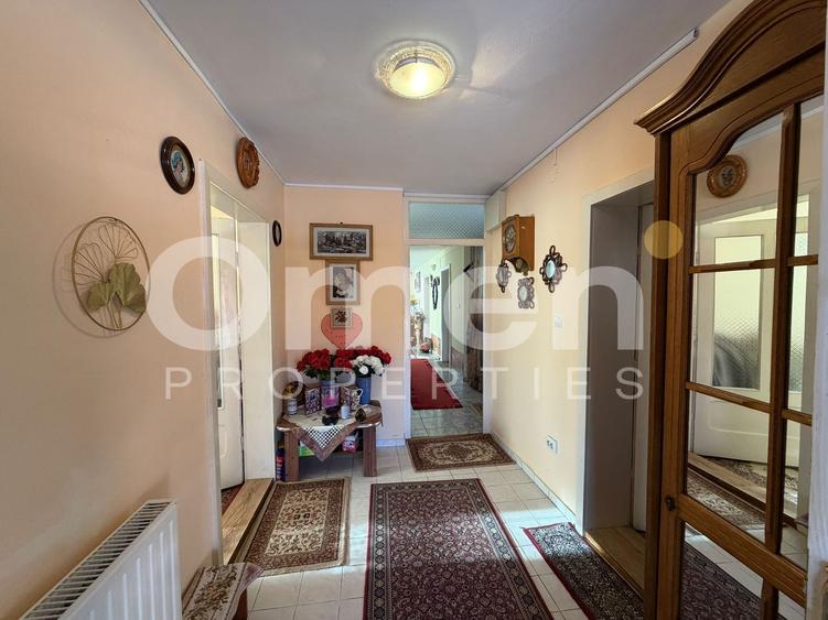 Casa cu piscina de vanzare, cu 6 ari de teren, Unguras