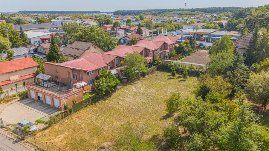 Teren strada Rozelor, toate utilitatile la limita de proprietate, asfalt