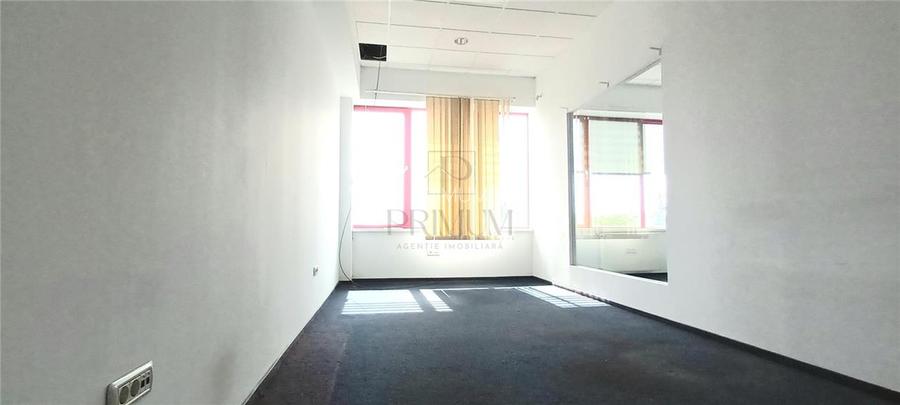 Spatiu birouri etaj 3 cu lift - Aradului