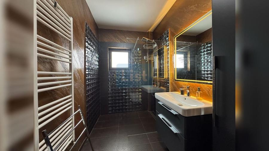 FARA COMISION! Apartament 103 mp, scara interioara, parcare inclusa