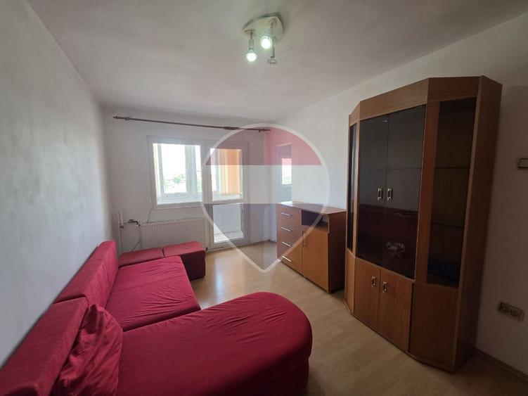 Inchiriere apartament o camera cu balcon Micalaca