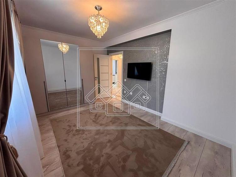 Penthouse de lux cu 5 camere, loc de parcare, ansamblu nou
