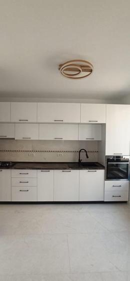 Navodari, 200mp, 4 camere, teren 250mp