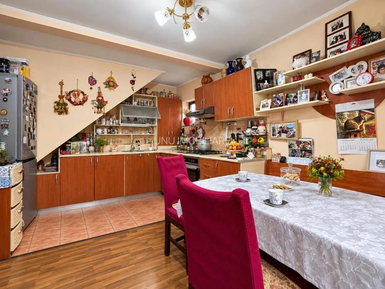 Vilă D+P+M de vânzare Bucium Iași – 186 mp utili, garaj, 2 bucătării, teren 300 mp – 176.000 €