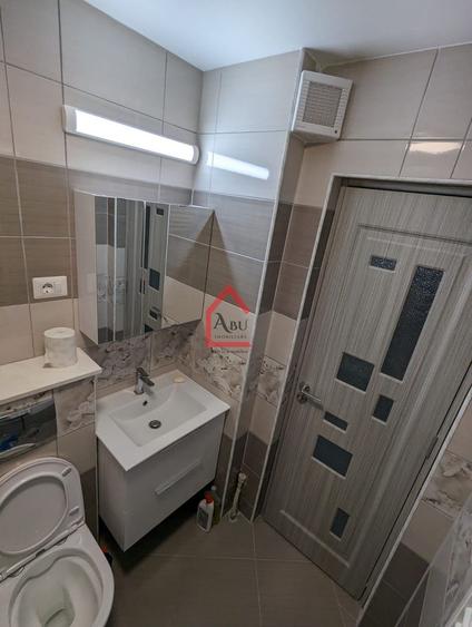 Apartament cu 3 camere, Renovat, Totul nou