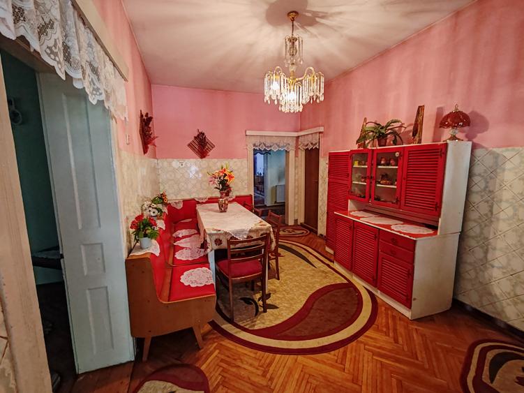 Casa 4 camere libera la vanzare TARLUNGENI