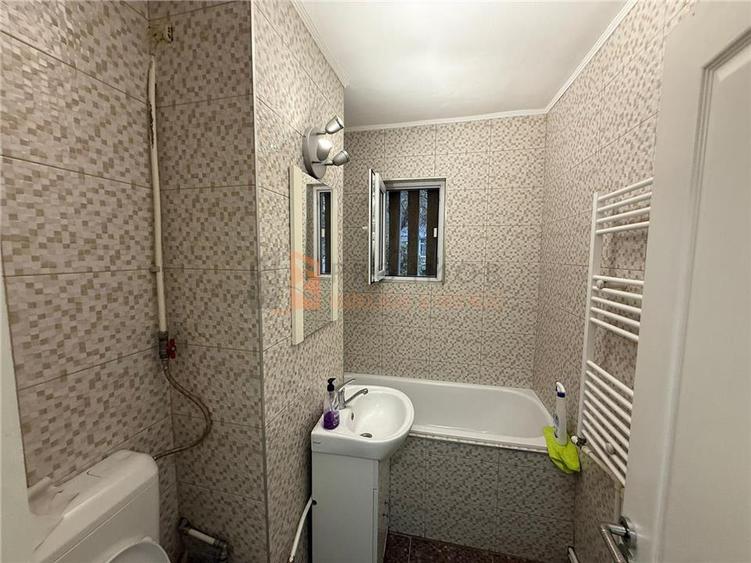 Apartament 3 camere cf 1 decomandat zona Spiru Haret