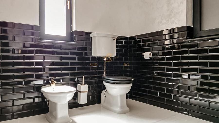 Apartament exclusivist tip duplex, 7 camere + curte, zona Parcul Carol