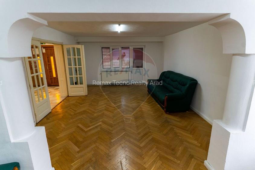 Casă / Vilă cu 6 camere de închiriat în zona Centru Vechi - 23