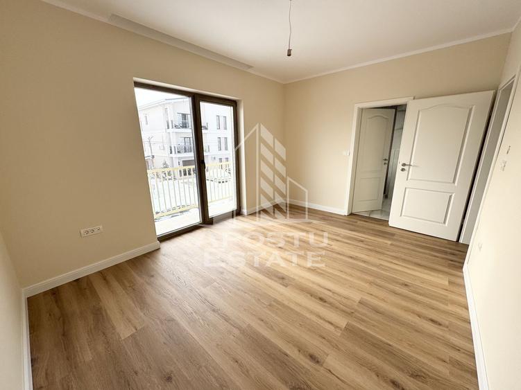 Duplex cu perete dublu, 4 camere si 3 bai finalizat, toate utilitatile
