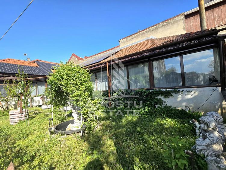 Casa individuala de vanzare, 4 camere, 2 garaje, Lipovei