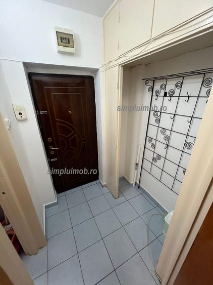 Garsonieră Aparatorii Patriei Etaj Intermediar