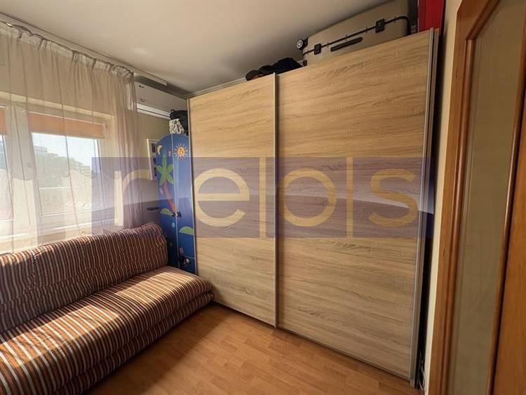 VANZARE 4 CAMERE DECOMANDAT PARCARE CALEA VITAN