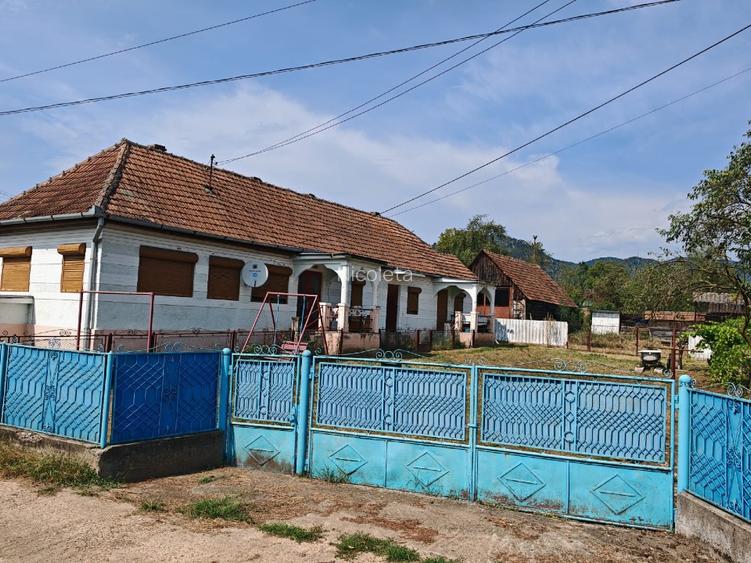 Casă de vânzare - Certeju de sus