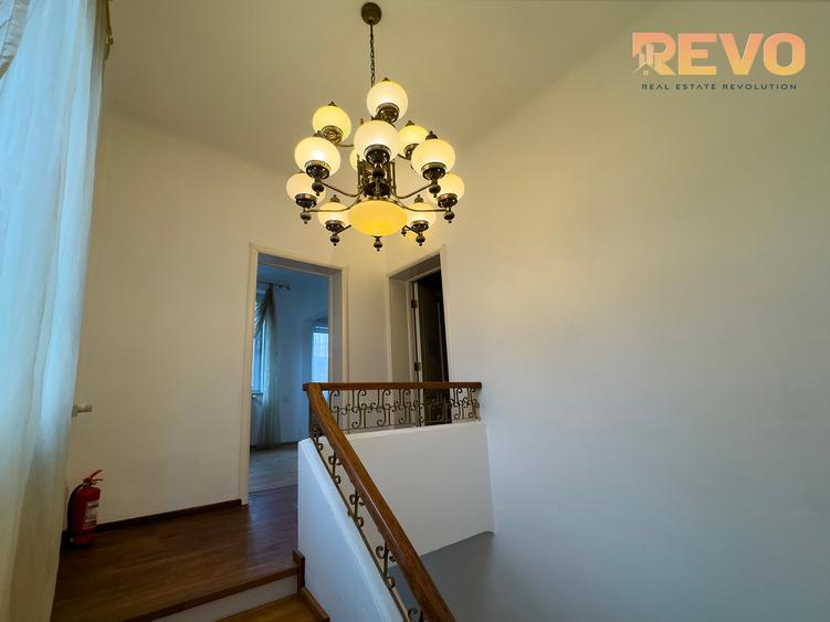 Victoriei - Berzei |Vilă interbelică | 5 camere | 190mp | Curte | Comision 0%
