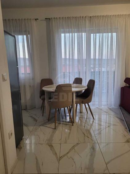 Apartament de 2 camere, zona centrala, Floresti