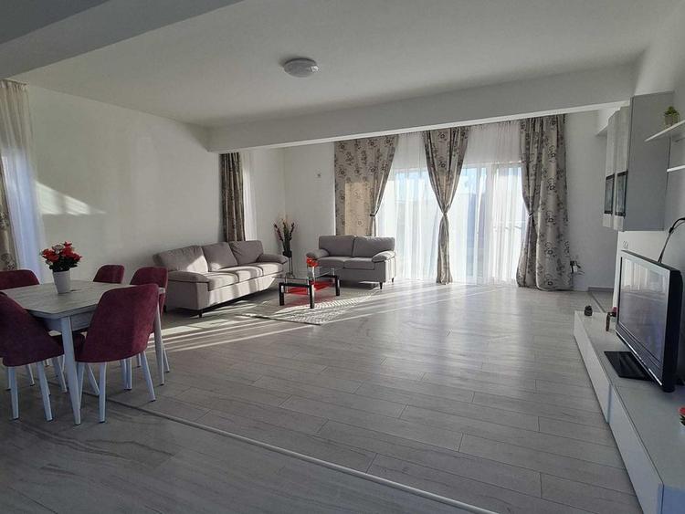 Vila cu 5 camere,2 bai,curte 500 mp,mobilata si utilata complet