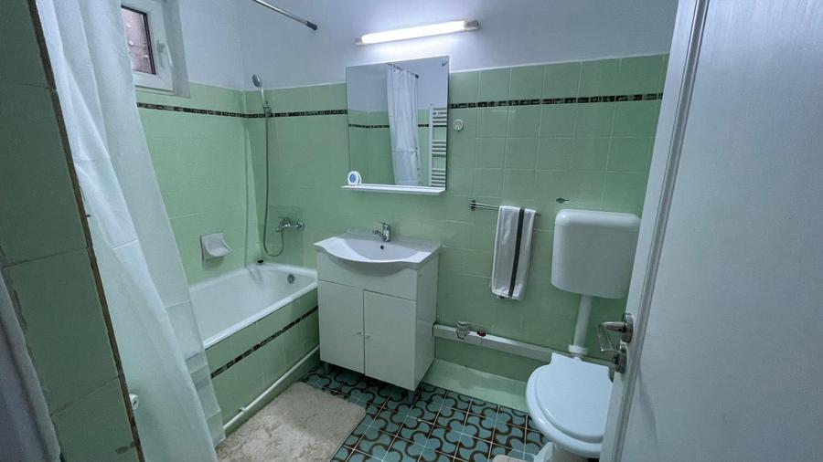 Apartament 3 camere - zona ICIL - 150.000 euro negociabil (Cod E11+E12)