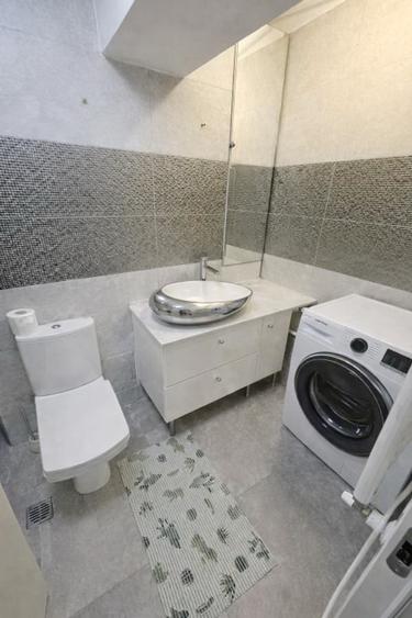 Apartament 3 camere bdul Unirii, bloc monolit 1996, Pta Alba Iulia, vedere mixta