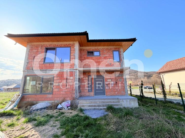 Casa de vanzare | teren 10 ari | posibilitate achizitie cu 19 ari teren