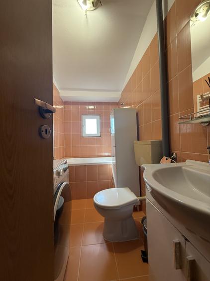 Apartament spatios, 2 camere, decomandat, 54 mp utili - Sagului