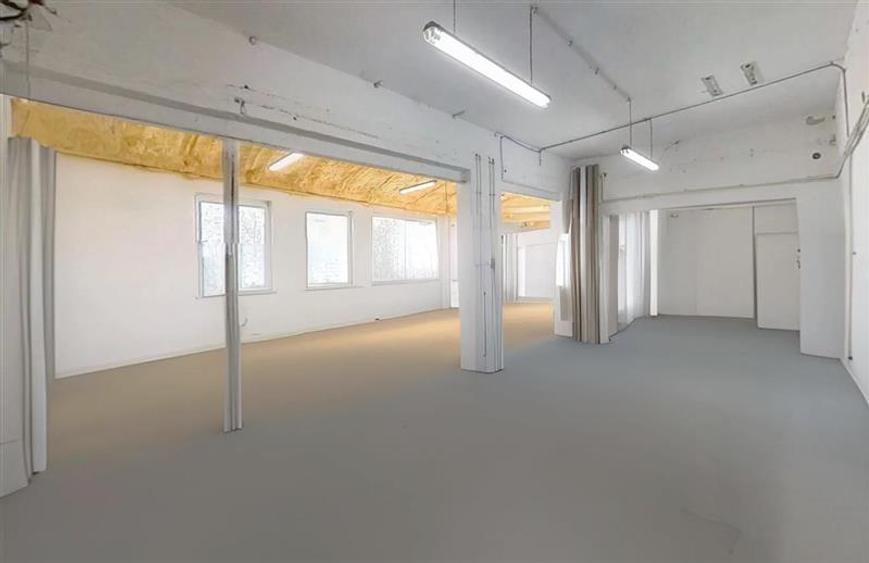Unitate de productie 840 mp,panouri fotovoltaice,trifazic,birouri,teren 728 mp,