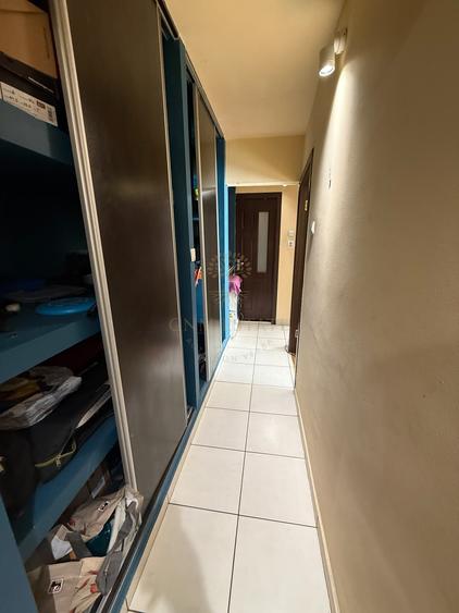 3 Camere Et.2/4 An constructie 1985 Zona Apusului - Metrou Gorjului