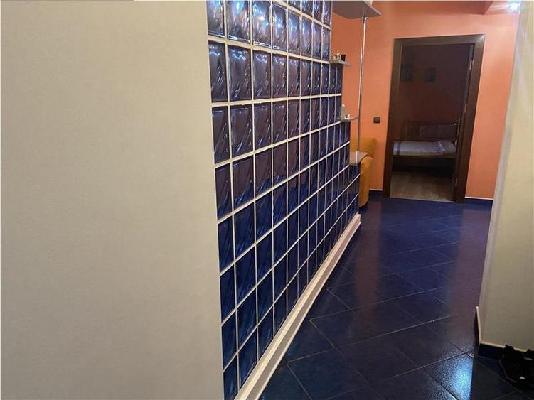 Apartament 4 camere , zona centrala - Inspectoratul Scolar ,suprafata 109 mp , e
