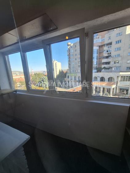 Apartament 4 camere, 3 balcoane, parcare in Piața Cipariu - 12