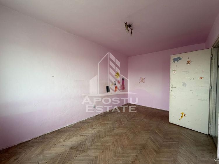 Apartament cu 2 camere, conf 1, semidecomandat, zona Spitalul Judetean