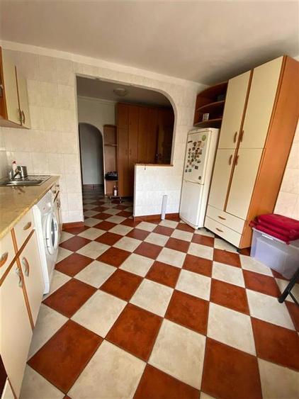 Vânzare apartament cu trei camere zona Sebastian/13 Septembrie