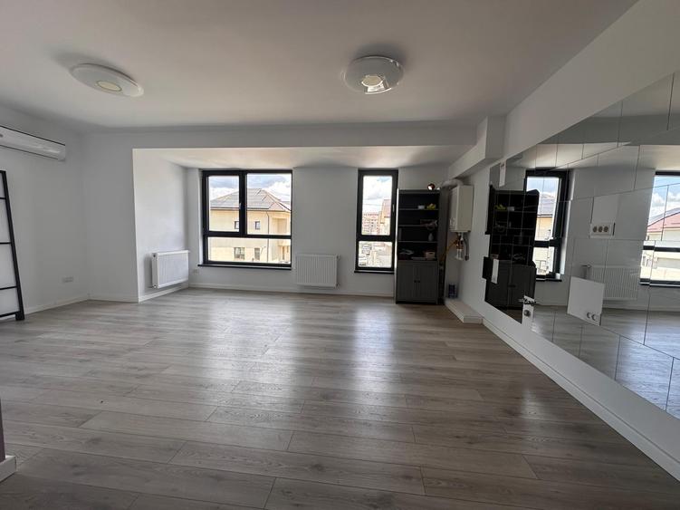 Apartament spațios cu 4 camere, dispus pe două niveluri, în Cartierul Latin