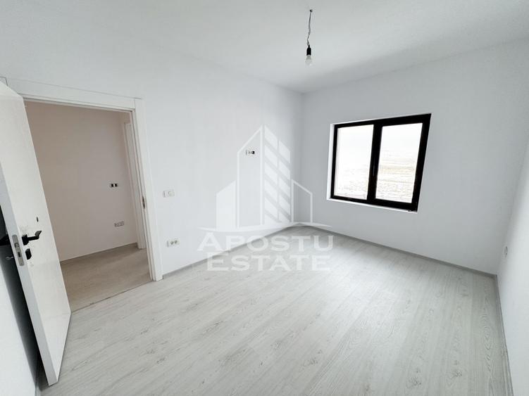 Duplex cu 5 camere si 3 bai, complet finalizat, disponibil imediat.
