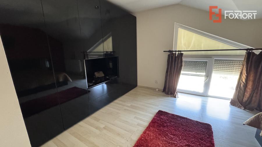 Casa spatioasa cu 7 camere si curte proprie, zona Dambovita