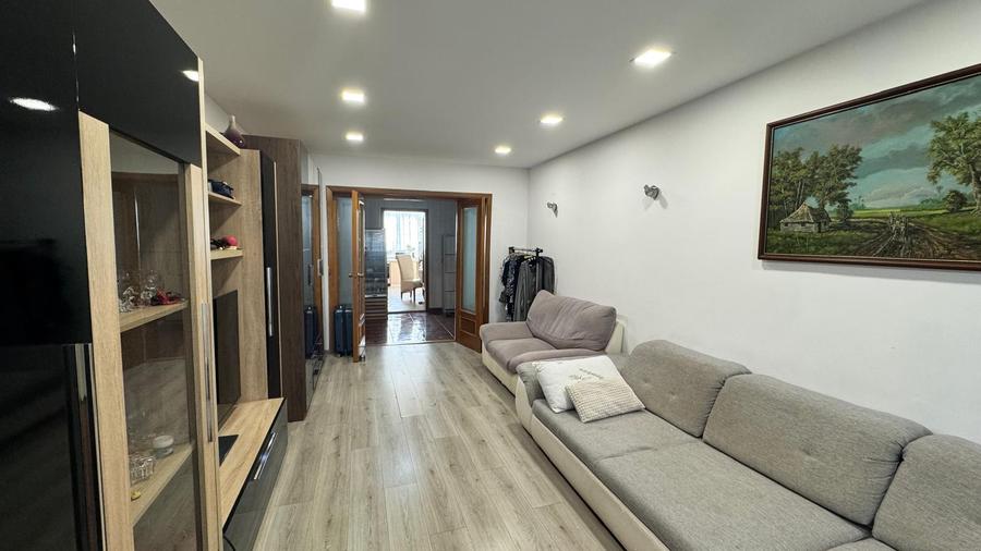 Apartament cu 3 camere de vânzare, str. Gheorghe Doja-AP1541