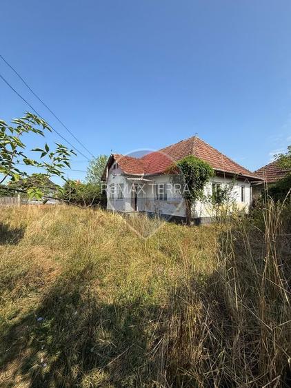 Casă cu 4 camere | Miresu Mare | Oportunitate de Renovare
