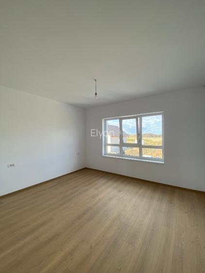 Duplex 1/2 - P+1+M, 160 mpU+terasa, 3 bai, 290 mpT - VANZATOR p. fiz, COMISION 0 - 9
