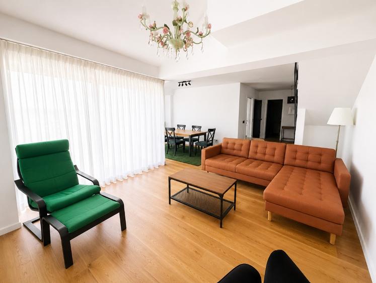 Apartament 4 camere tip duplex Sunset Lake Homes