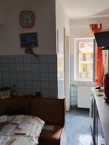 Apartament 4 camere zona Supeco etajul 1/4 , S=84 mp, cu CT si AC.