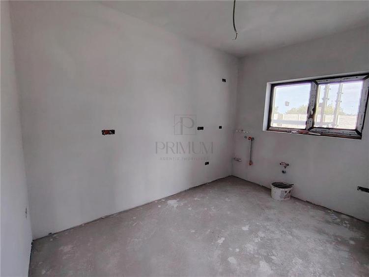 DUPLEX SPATIOS - 5 CAMERE - FINISAJE LA CERERE