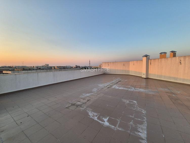 Penthouse 104,97 mp + 192,81 mp terase - piata Sudului
