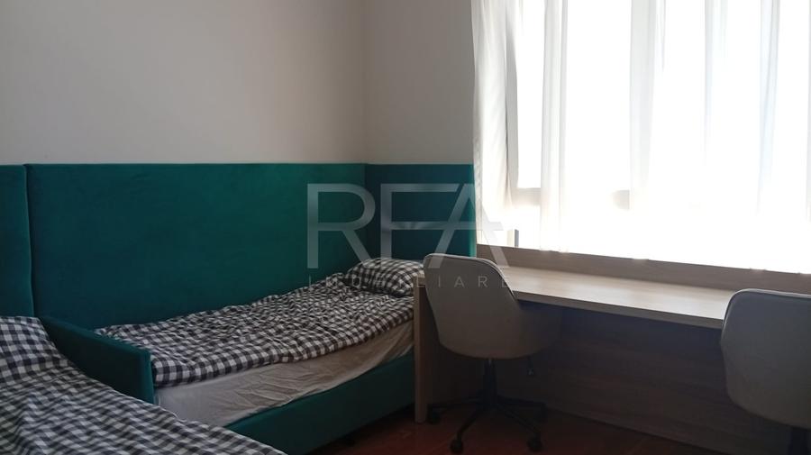 3 camere 81 mp, parcare, boxă, Luxuria - Domenii