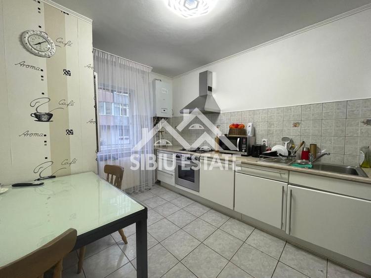 Apartament decomandat cu 3 camere 65mp utili, Turnisor