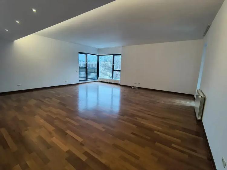 Apartament elegant cu 4 camere | Etaj 1