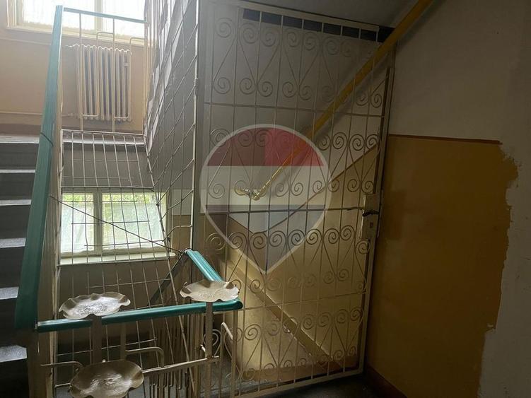 Apartament cu 4 camere de vânzare