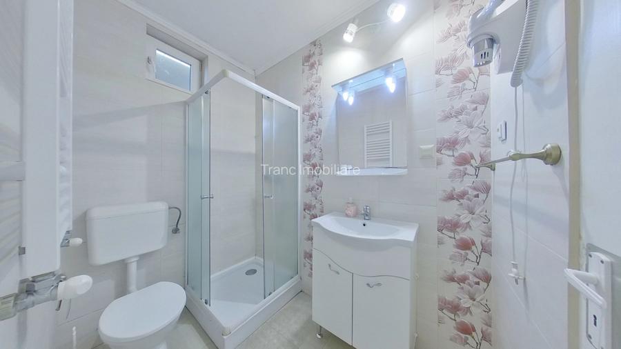Casă generoasă cu 11 camere + spațiu comercial inclus | Calea Radnei - 17