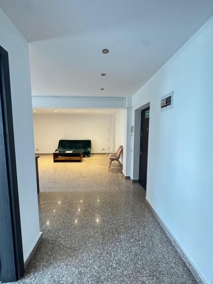 Apartament cu potențial de transformare în spațiu comercial – ideal investitie