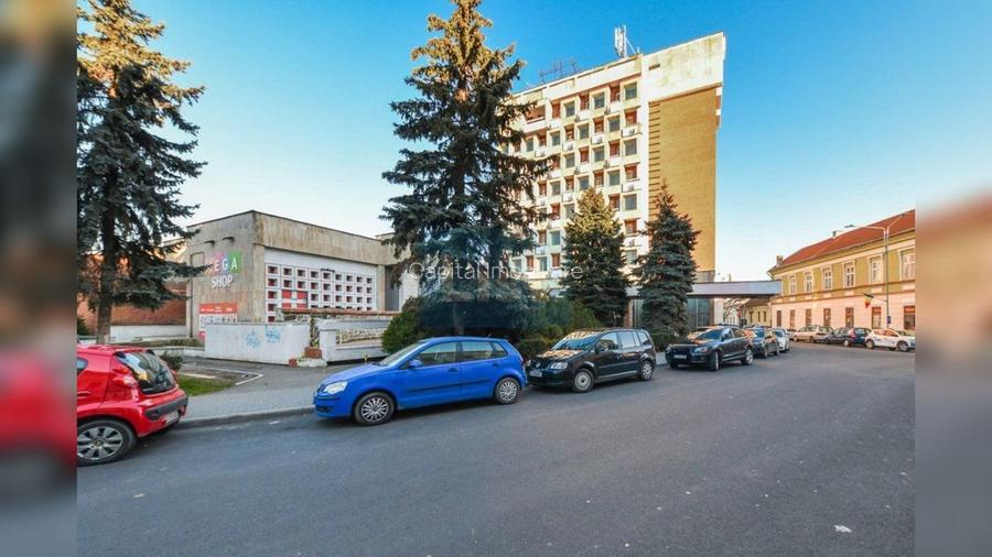 De vanzare Hotel, nefunctional, 70 camere + teren 3590 mp, Dej┃ - 7