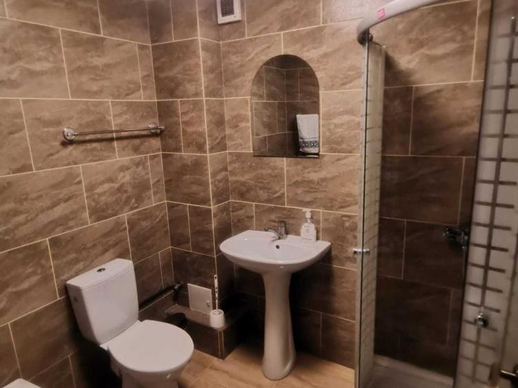 Apartament 4 camere zonă centrală, loc de parcare, locație excelentă